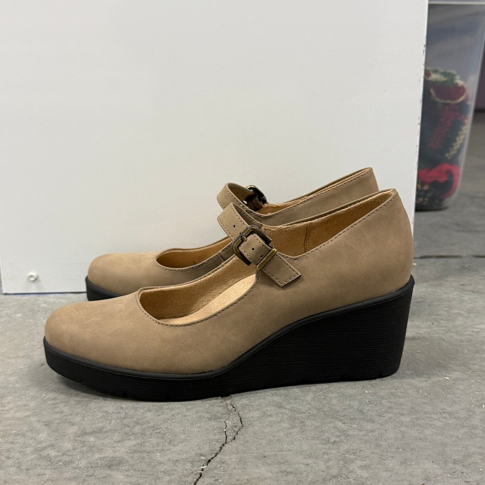 Soul Naturalizer Adore Taupe Mary Jane Wedge Shoes Mens 9.5M Tan Buckle Platform
